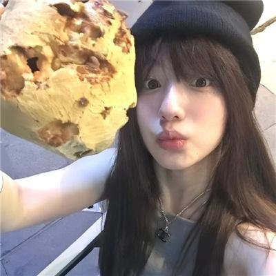 女帝还是小可怜，被我收养